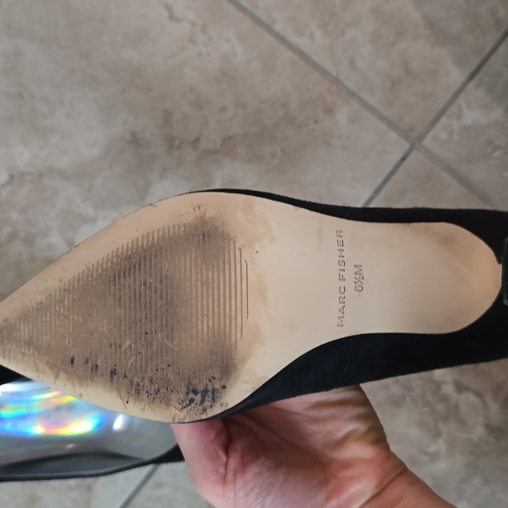 Marc Fisher shoes. Size 6.5 - Picture 3 of 5